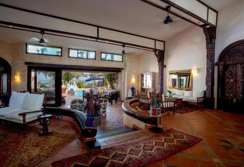 هتل The Maji Beach Boutique