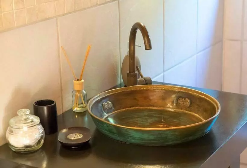 Majatalo Cliffhanger Cottages