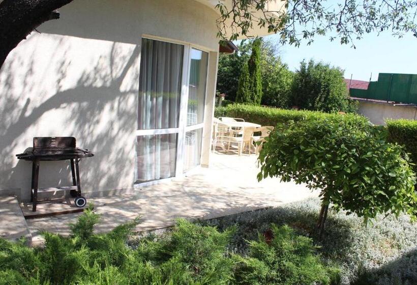 ペンション Complex Pika