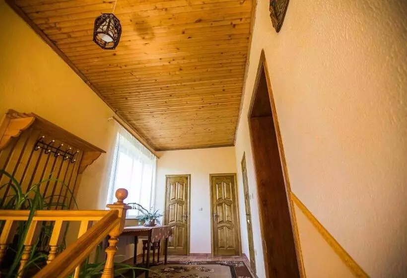 Majatalo Guest House In Drachino