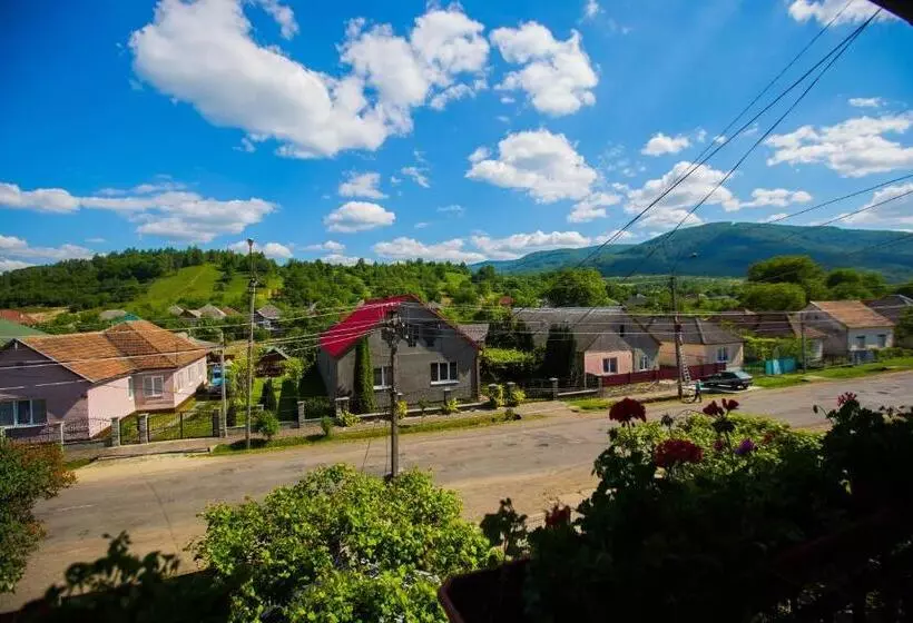 Majatalo Guest House In Drachino