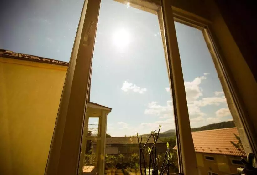 Majatalo Guest House In Drachino