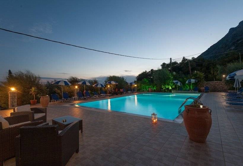 Crystal Blue Hotel, Barbati