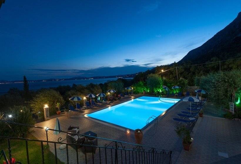 Crystal Blue Hotel, Barbati