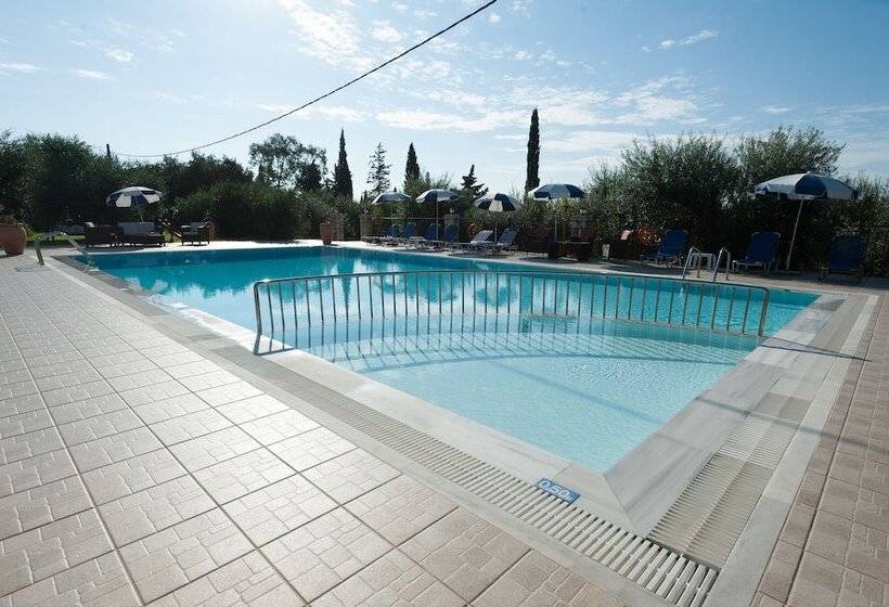 Crystal Blue Hotel, Barbati