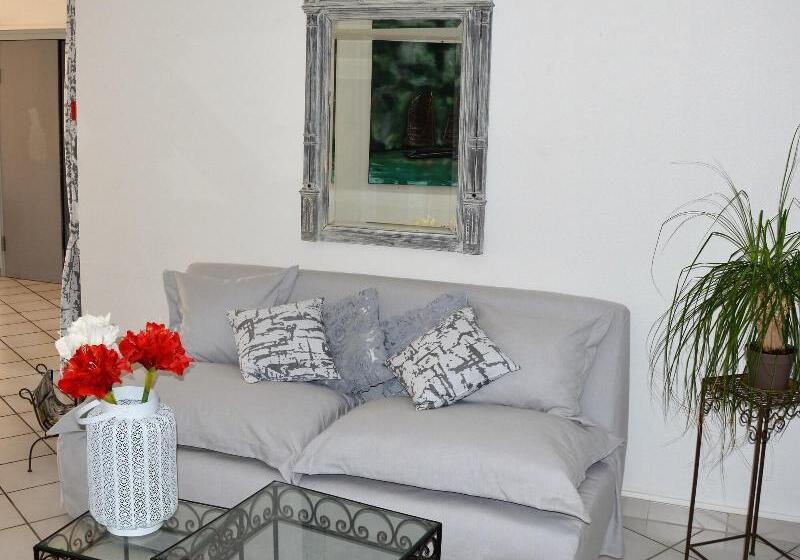 בית מלון כפרי Albizzia