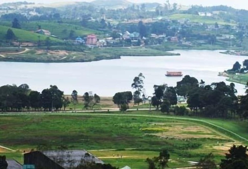 בית מלון כפרי New Ashley Resorts  Ltd