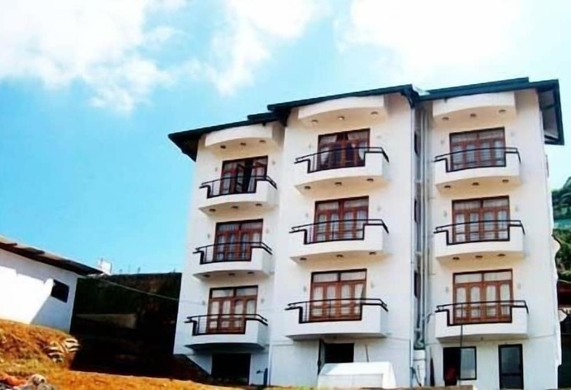 בית מלון כפרי New Ashley Resorts  Ltd