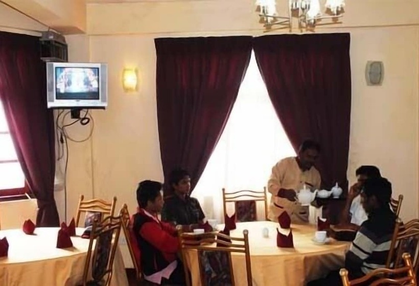 בית מלון כפרי New Ashley Resorts  Ltd