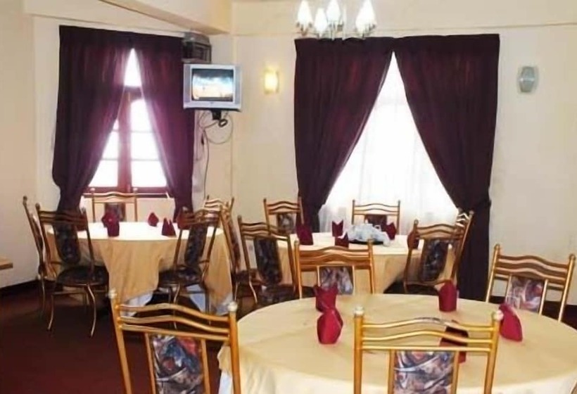 בית מלון כפרי New Ashley Resorts  Ltd