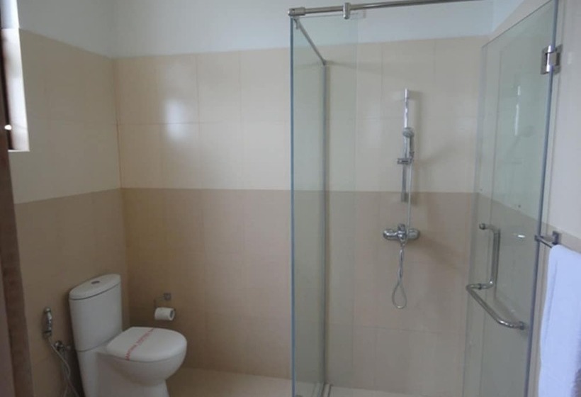 בית מלון כפרי New Ashley Resorts  Ltd