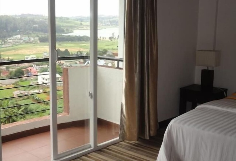 בית מלון כפרי New Ashley Resorts  Ltd