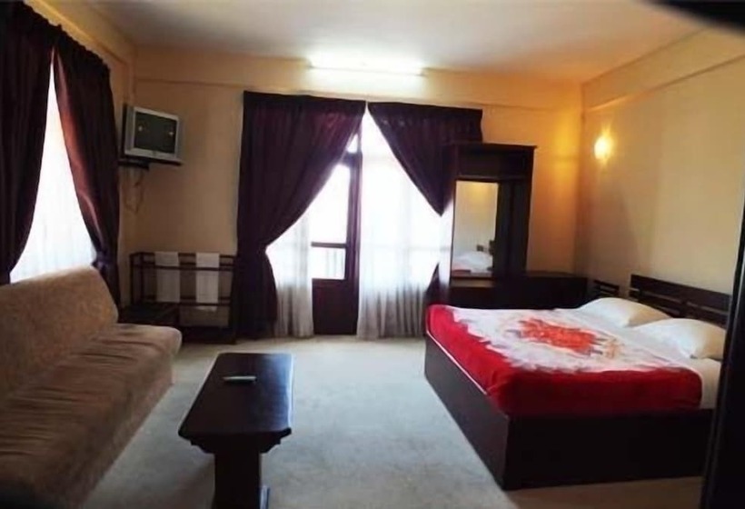 בית מלון כפרי New Ashley Resorts  Ltd