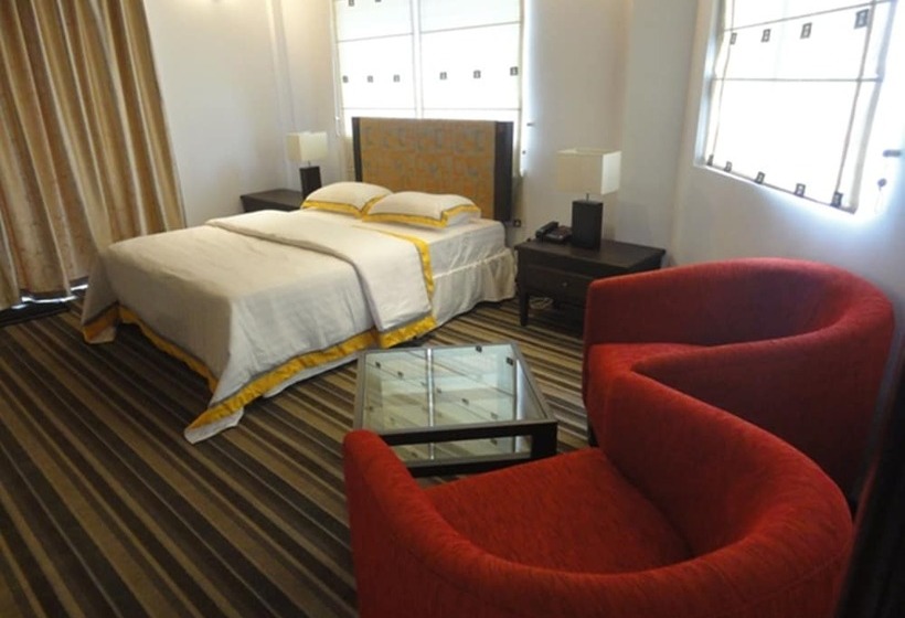 בית מלון כפרי New Ashley Resorts  Ltd