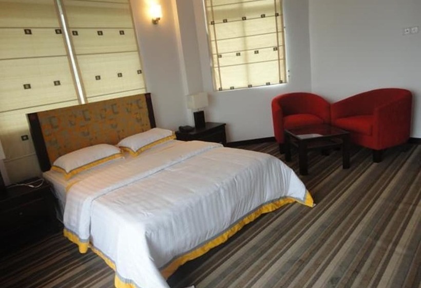 בית מלון כפרי New Ashley Resorts  Ltd