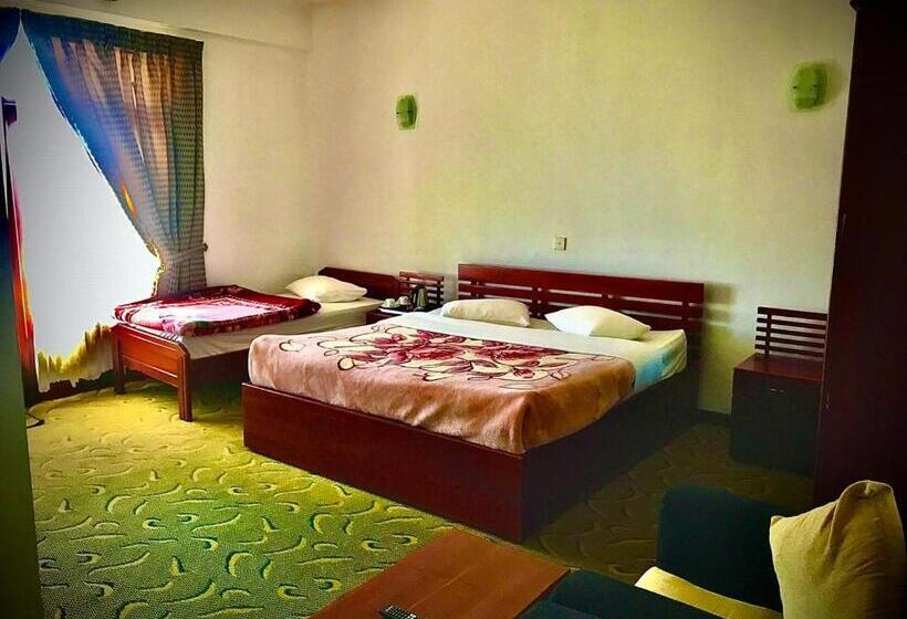 בית מלון כפרי New Ashley Resorts  Ltd