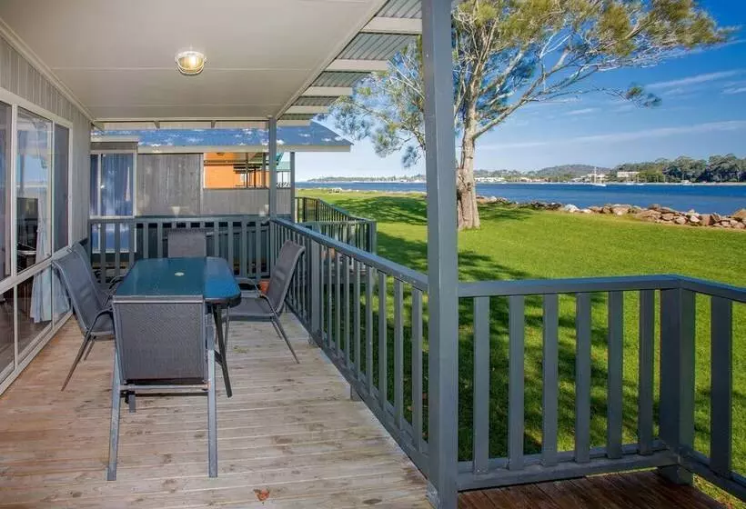 Отель Big4 Batemans Bay At Easts Riverside Holiday Park