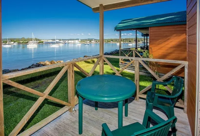 Отель Big4 Batemans Bay At Easts Riverside Holiday Park