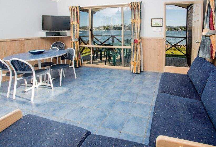 בית מלון כפרי Big4 Batemans Bay At Easts Riverside Holiday Park