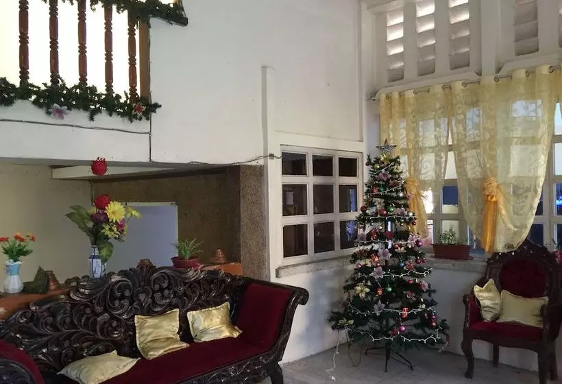 Hotel Casa Reyfrancis Pension House