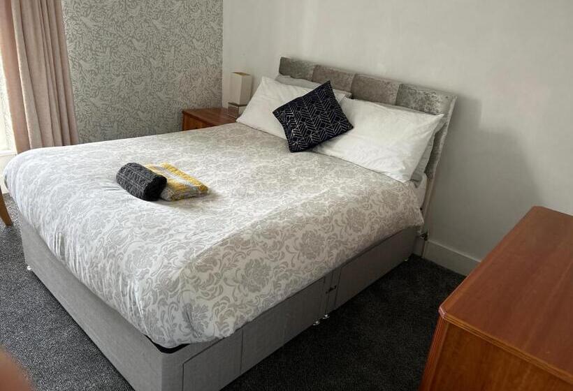 فندق Holland Arms