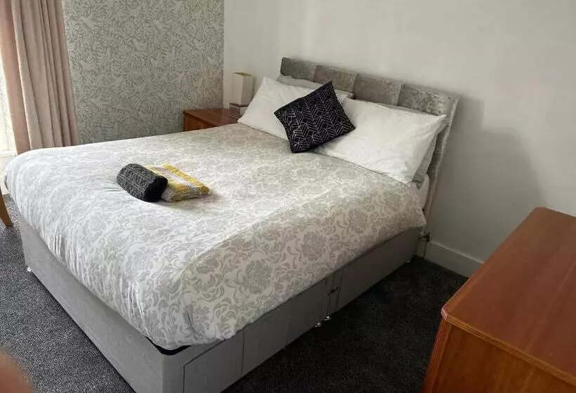 فندق Holland Arms