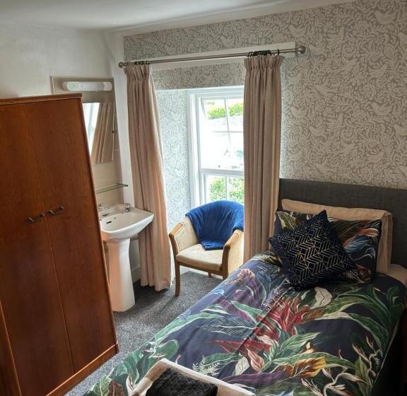 فندق Holland Arms