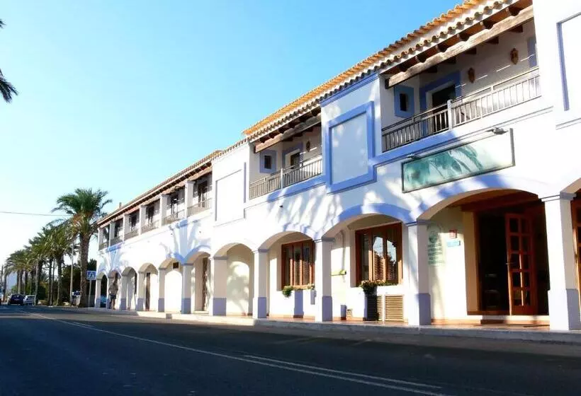 هتل Hostal La Savina