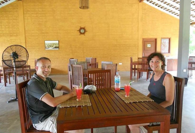 호텔 Ocean Ripples Resort