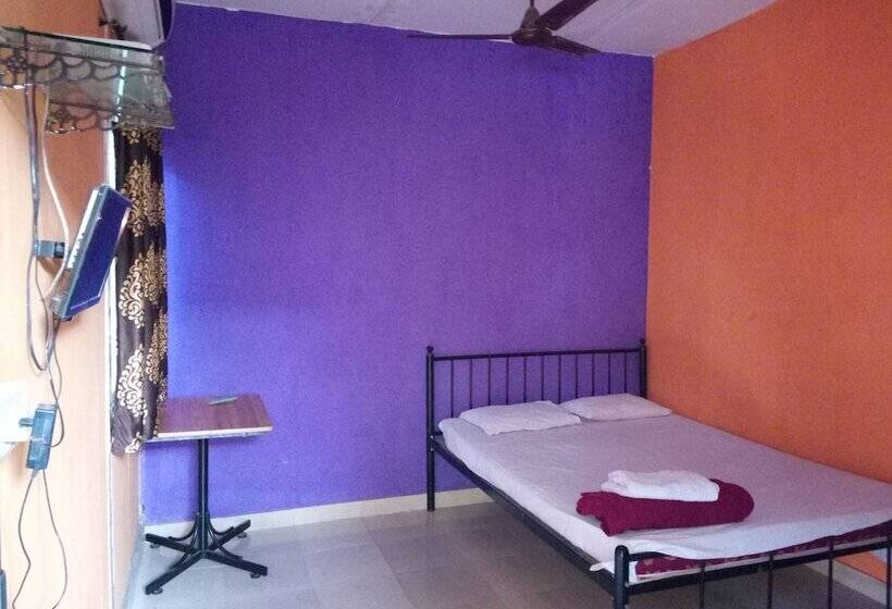 בית מלון כפרי Om Lake Resort