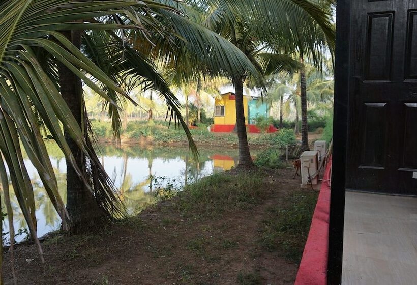 בית מלון כפרי Om Lake Resort