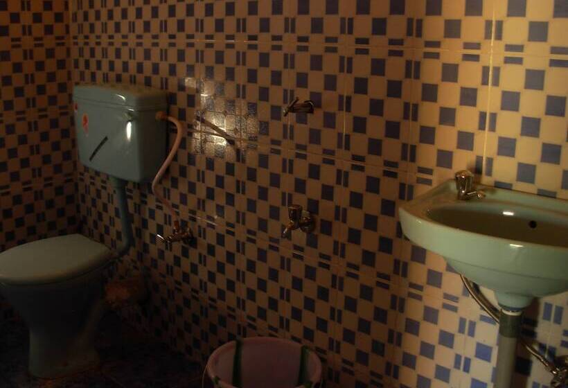 בית מלון כפרי Om Lake Resort