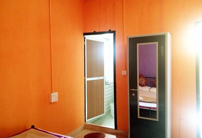 בית מלון כפרי Om Lake Resort