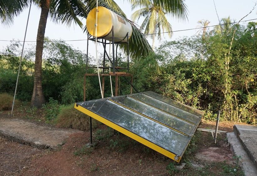 בית מלון כפרי Om Lake Resort