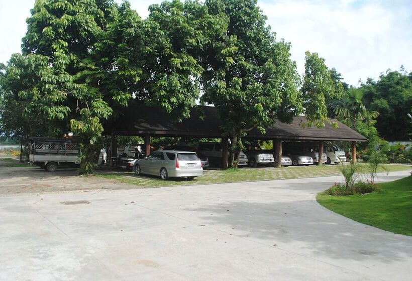 هتل Myitkyina Plam Spring Resort
