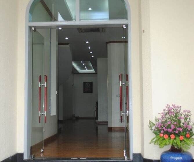 هتل Myitkyina Plam Spring Resort