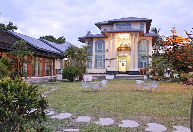 هتل Myitkyina Plam Spring Resort