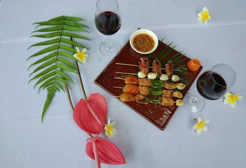 هتل Myitkyina Plam Spring Resort