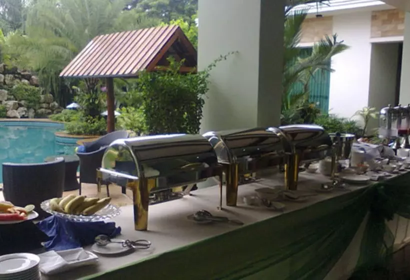 هتل Myitkyina Plam Spring Resort