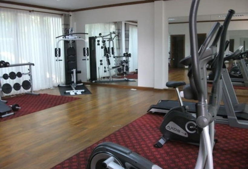 هتل Myitkyina Plam Spring Resort