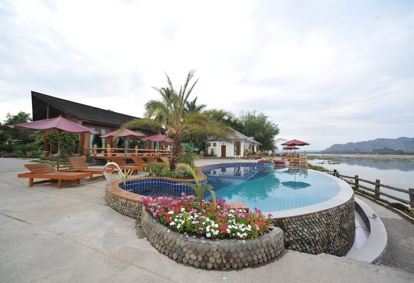 هتل Myitkyina Plam Spring Resort