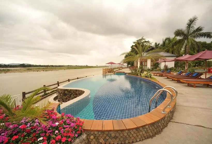 هتل Myitkyina Plam Spring Resort