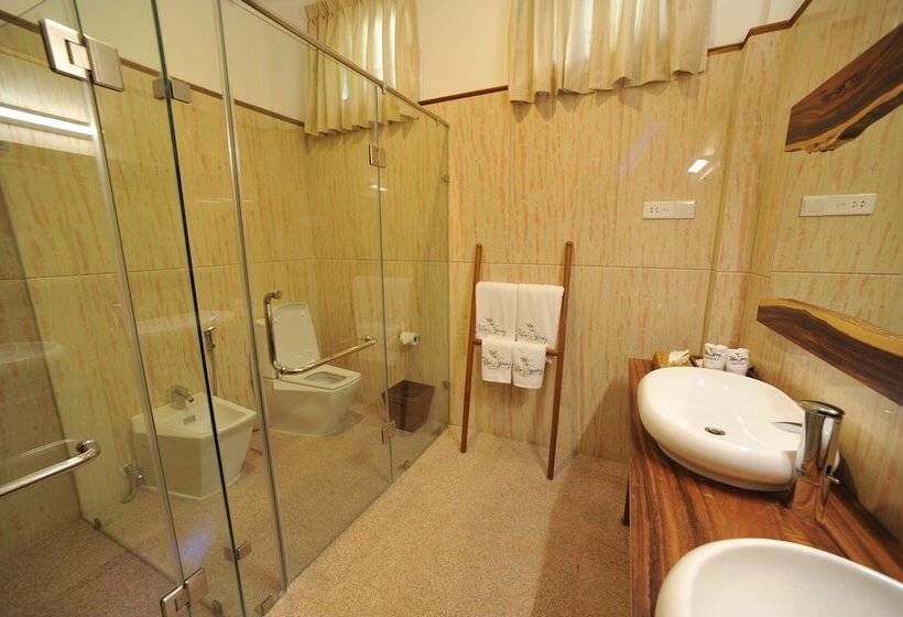 هتل Myitkyina Plam Spring Resort