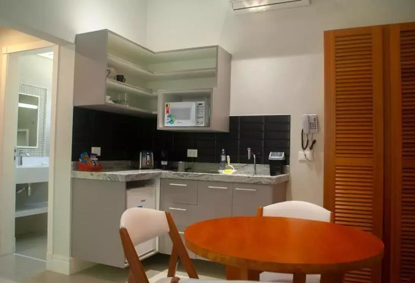 ホテル Pousada Villa Camboa