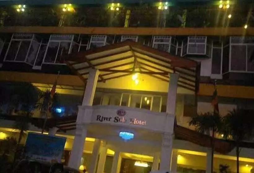 ホテル River Side