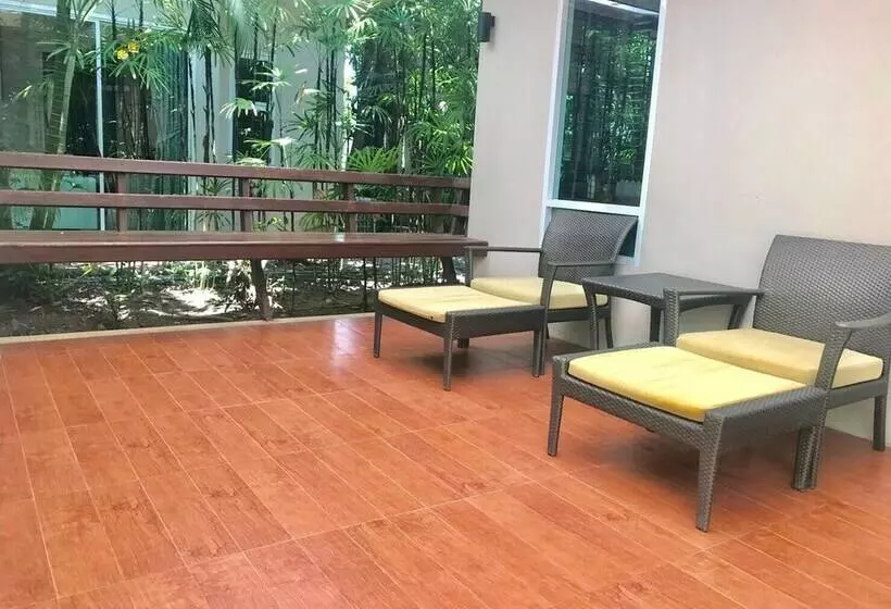 酒店 Tachawan Resort & Restaurant