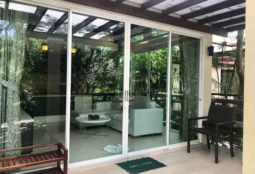 酒店 Tachawan Resort & Restaurant