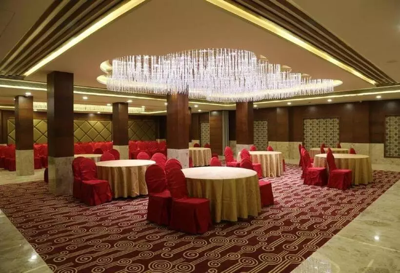 فندق The Fern Residency Mundra