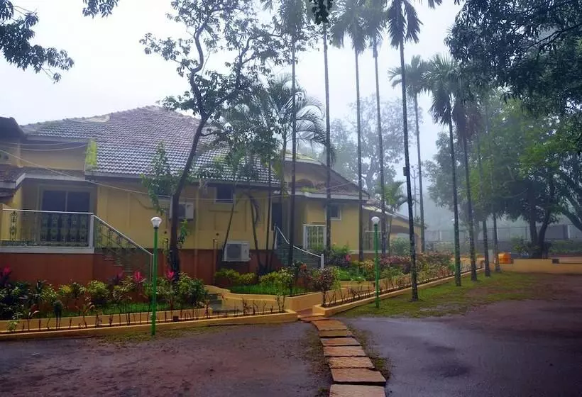 ホテル Zaras Resort Khandala