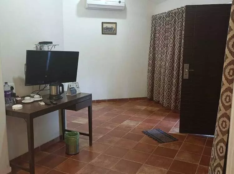 ホテル Zaras Resort Khandala